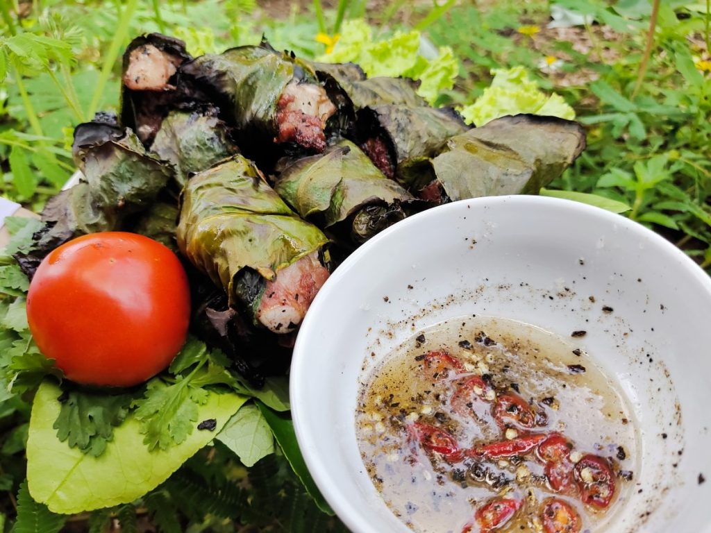 Chả cuốn lá bưởi Chả cuốn lá bưởi