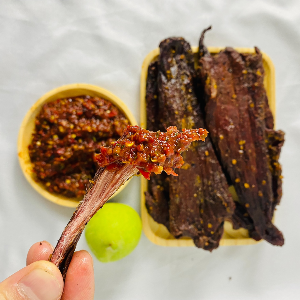 Thưởng thức thịt trâu gác bếp Thưởng thức thịt trâu gác bếp