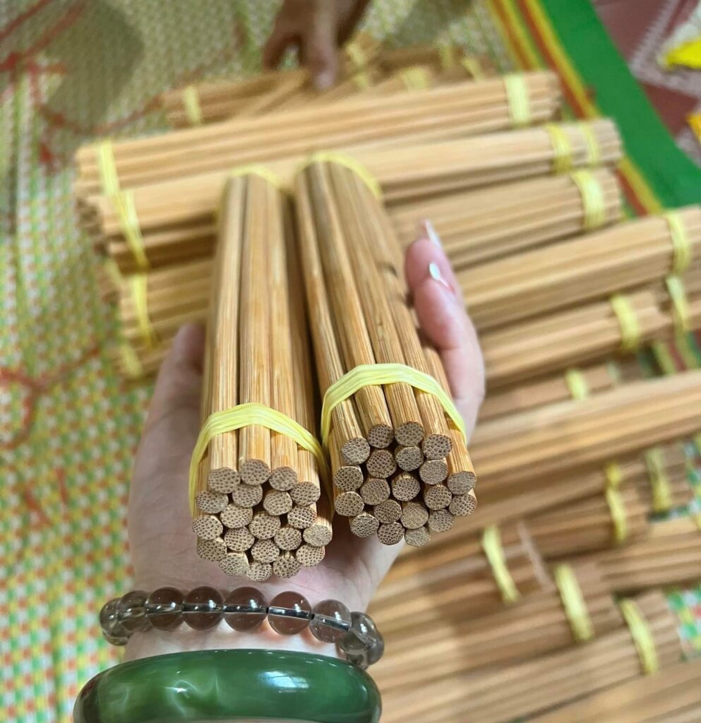 Đũa tre vót tay dân tộc Thái- Sơn La mới mua về cần làm gì đầu tiên?