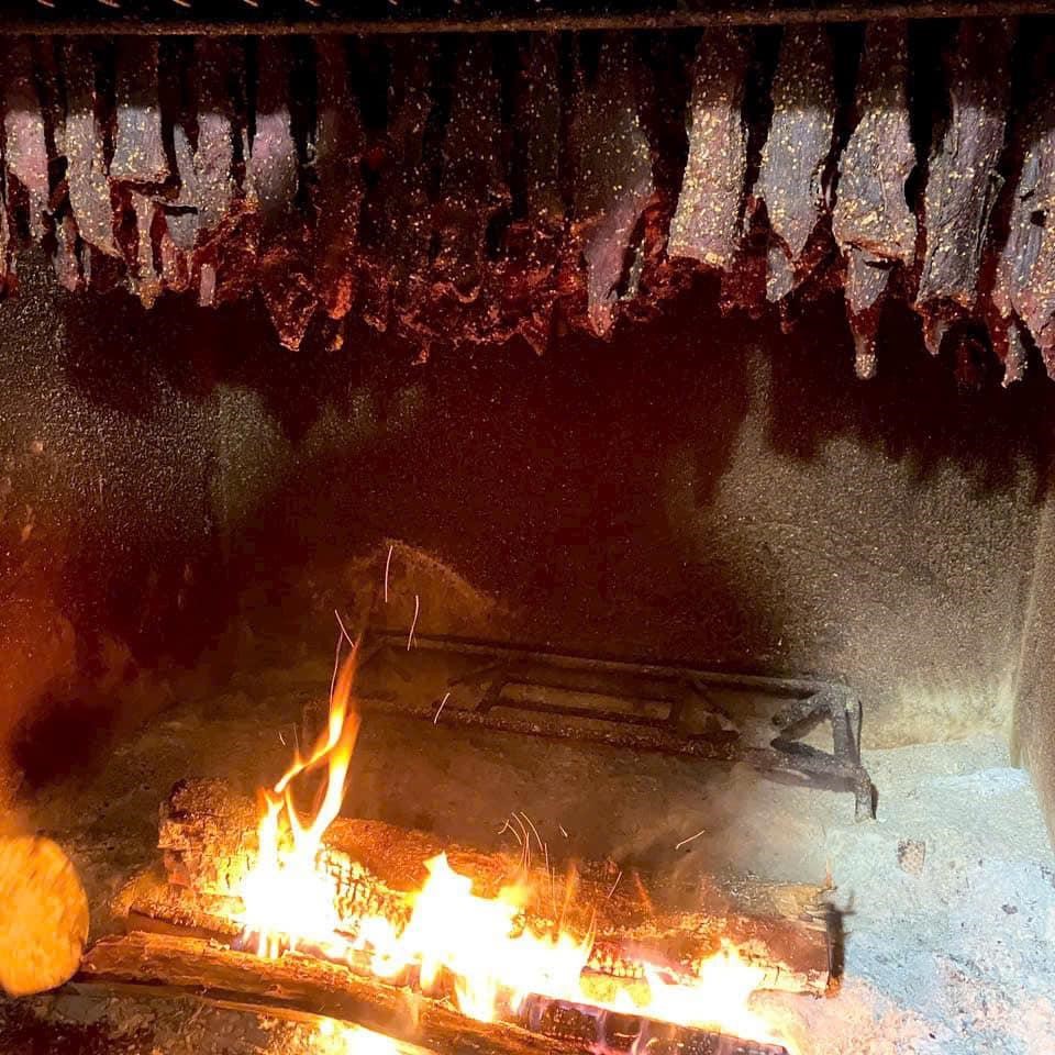 Cách bảo quản thịt trâu gác bếp tốt nhất
