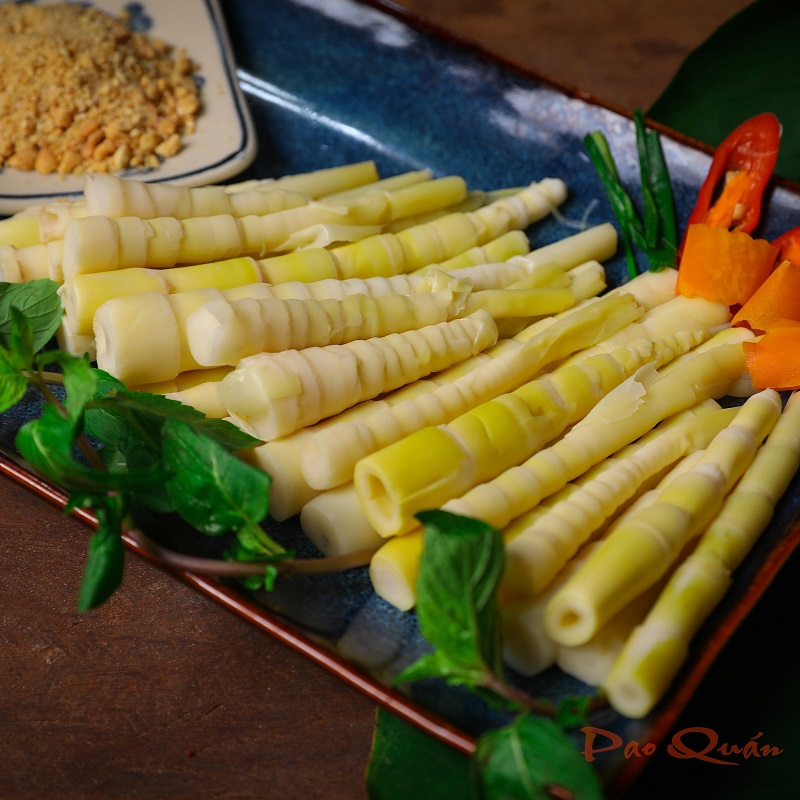 Măng ngon chấm chẩm chéo