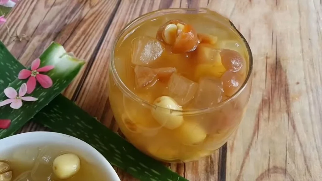 Long nhãn ôm sen bao nhiêu calo? Ăn có béo không?
